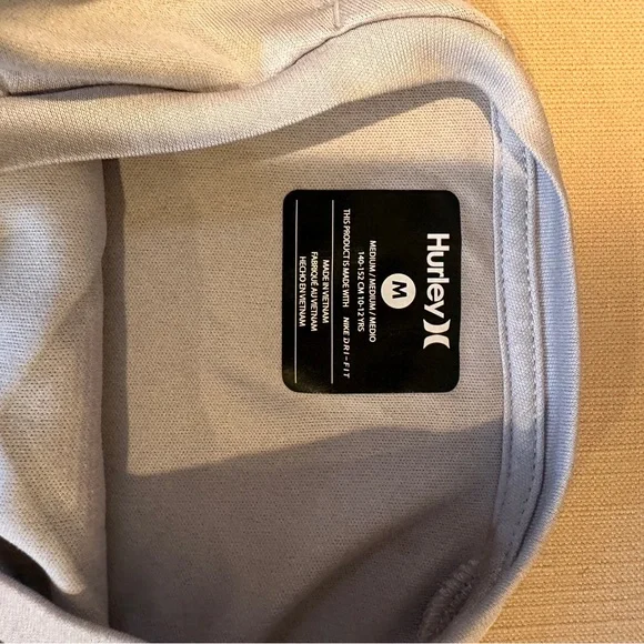 Well loved Hurley Dri fit - Picture 4 of 4